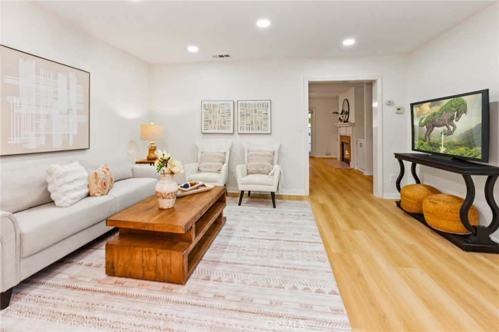 1006 Vía Zapata Riverside, CA 92507 - Photo 11 of 46