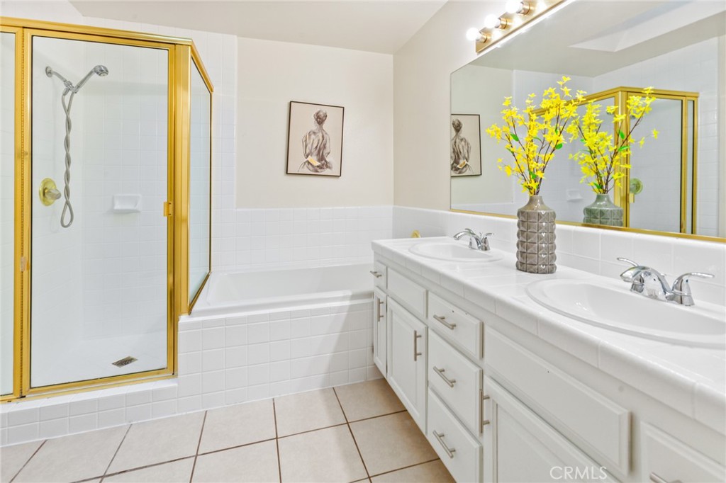 1006 Vía Zapata Riverside, CA 92507 - Photo 18 of 46