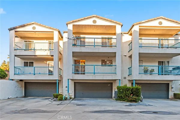 $549,000 | 1006 Vía Zapata, Riverside, CA 92507