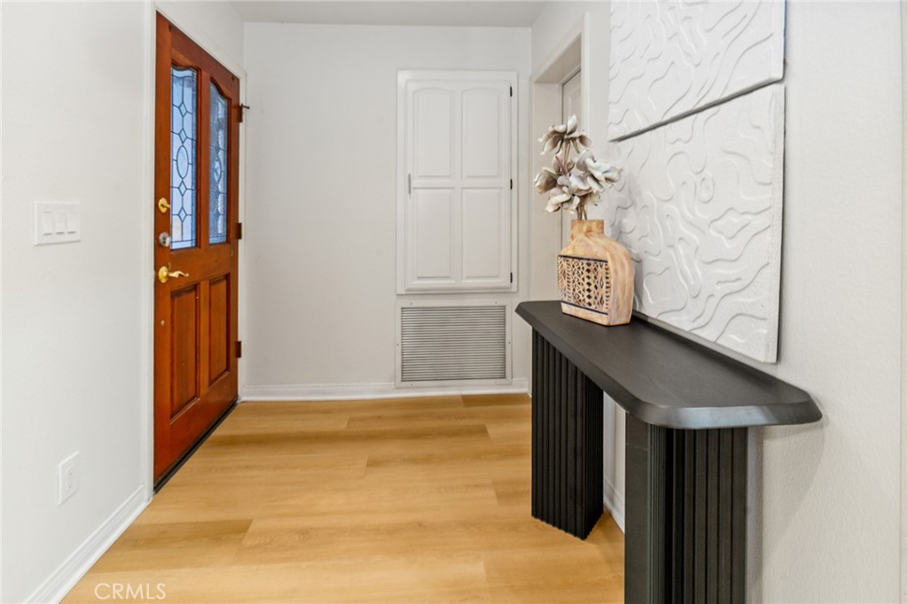 1006 Vía Zapata Riverside, CA 92507 - Photo 6 of 46