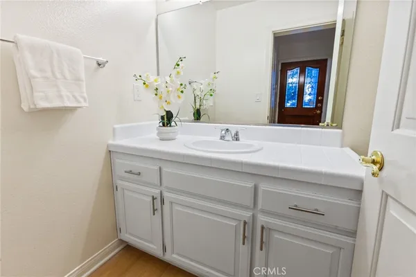 $549,000 | 1006 Vía Zapata, Riverside, CA 92507