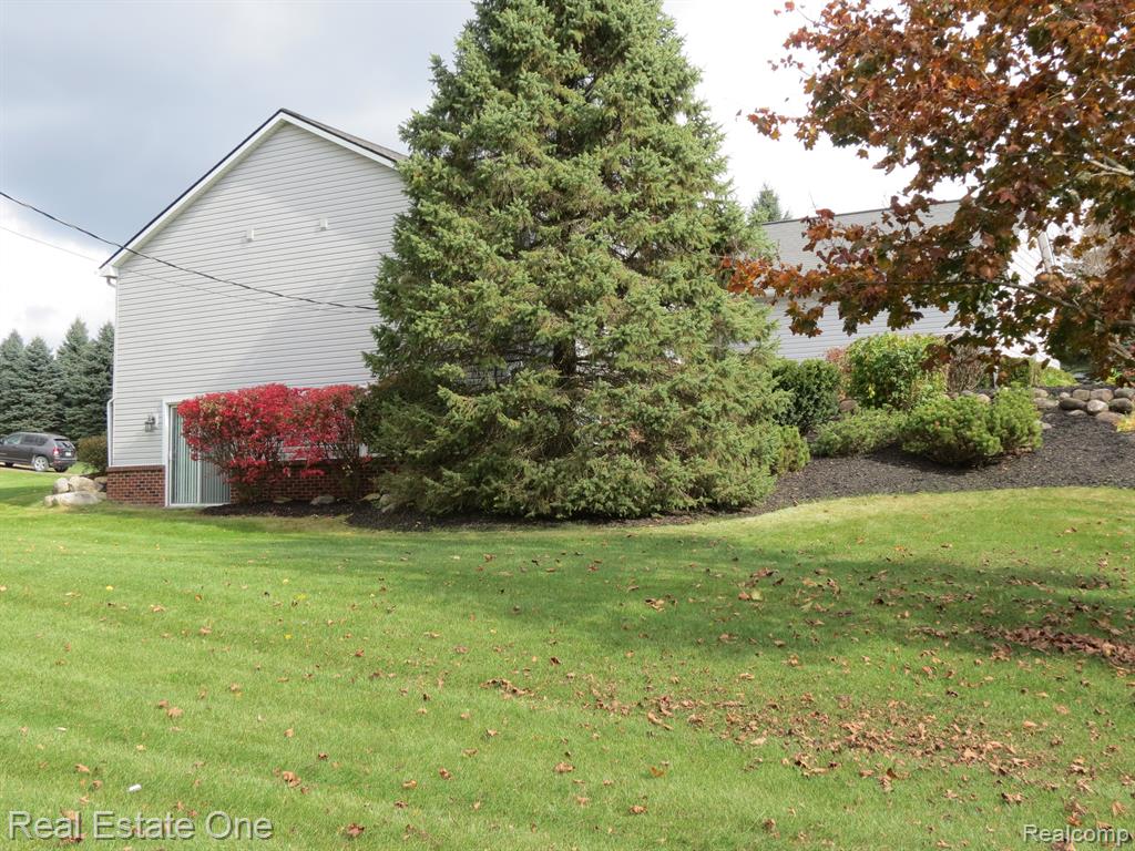 8401 Bergin Road Howell, MI 48843 - Photo 4 of 50 Gallery Image 4