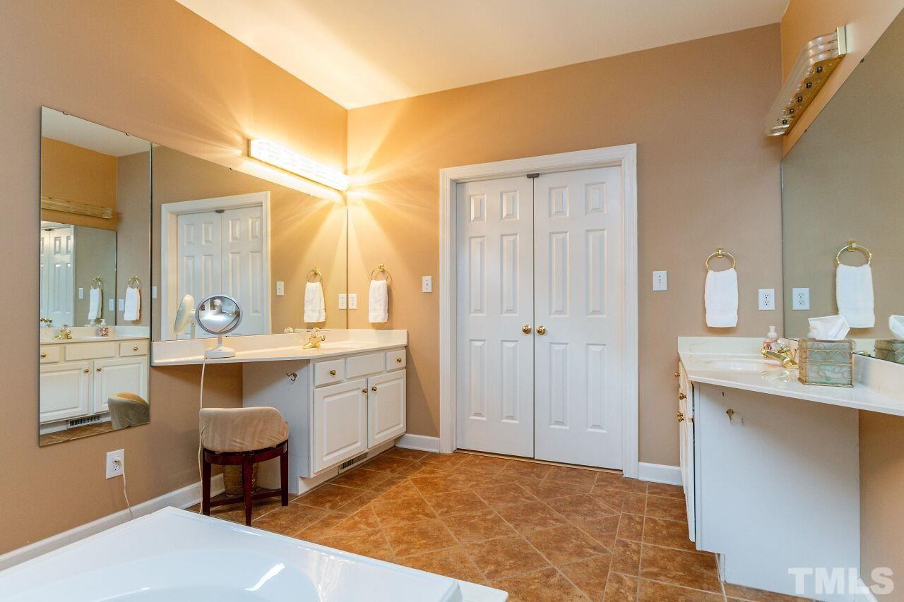 2926 Tillinghast Trail Raleigh, NC 27613 - Photo 23 of 30