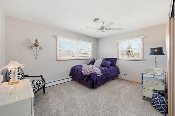 $649,000 | 715 Pinecroft Drive, Roselle, IL 60172