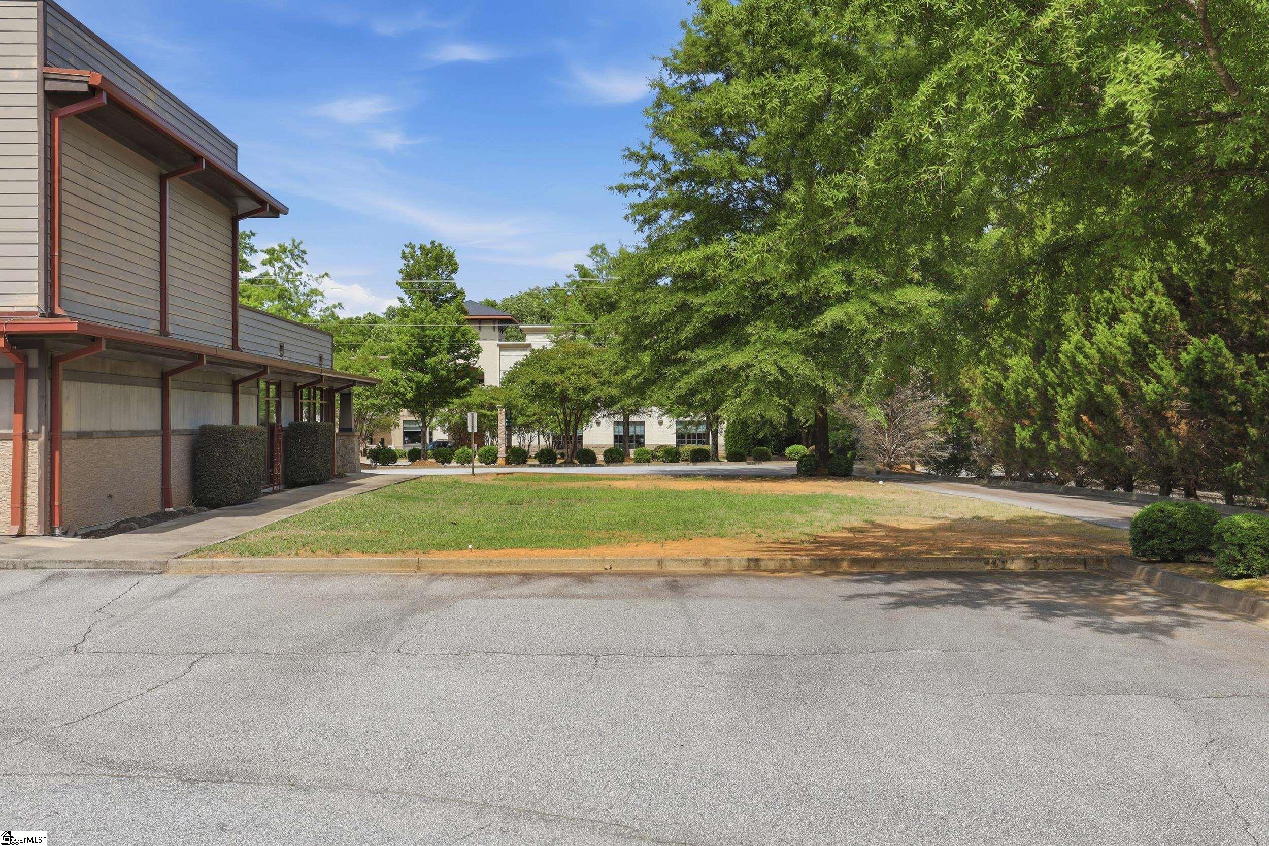 142 Mall Connector Road Greenville, SC 29607 - Photo 4 of 27