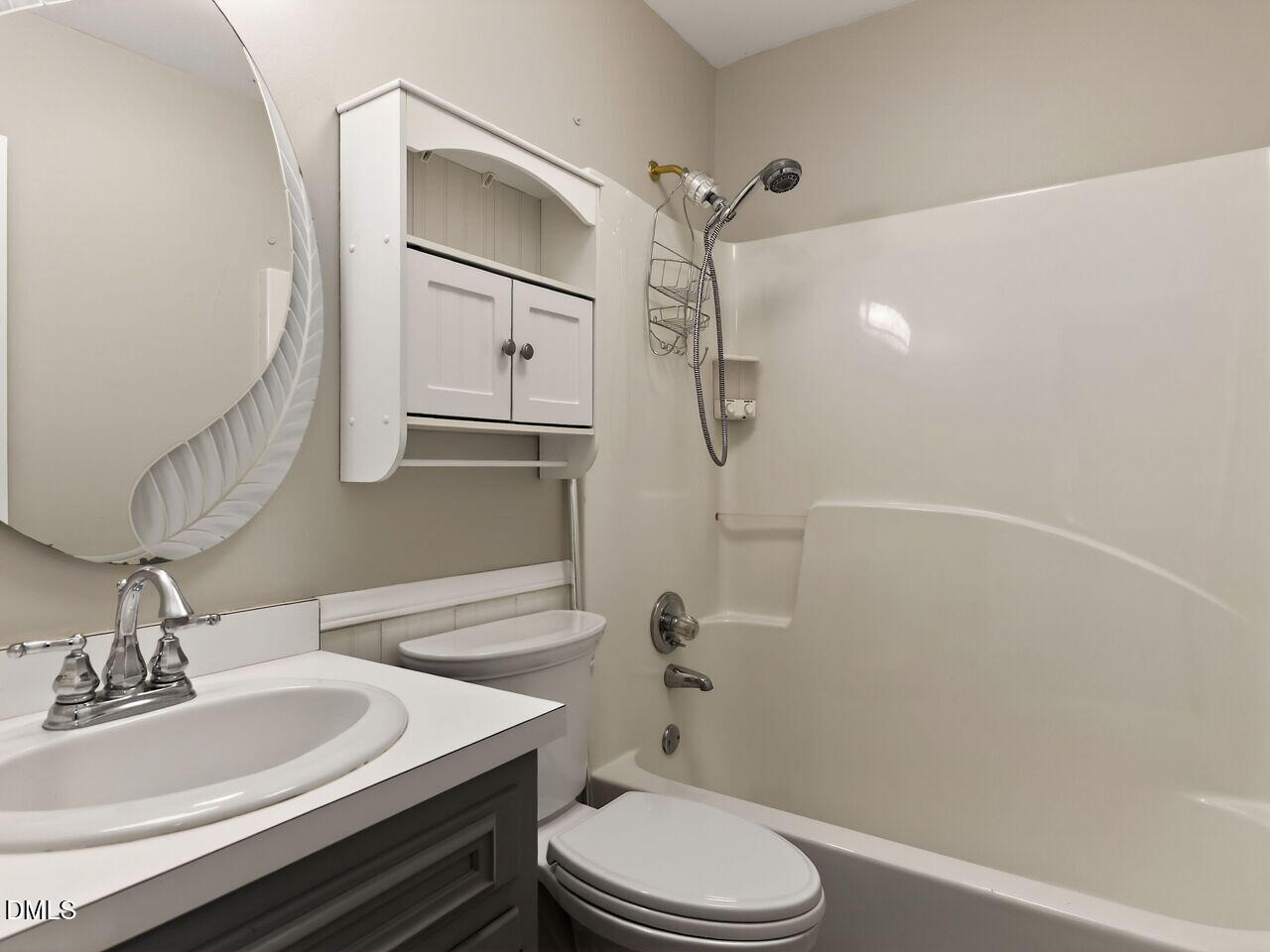 7209 Silver Maple Street Willow Spring, NC 27592 - Photo 18 of 30 019-1280x960-hall-bath