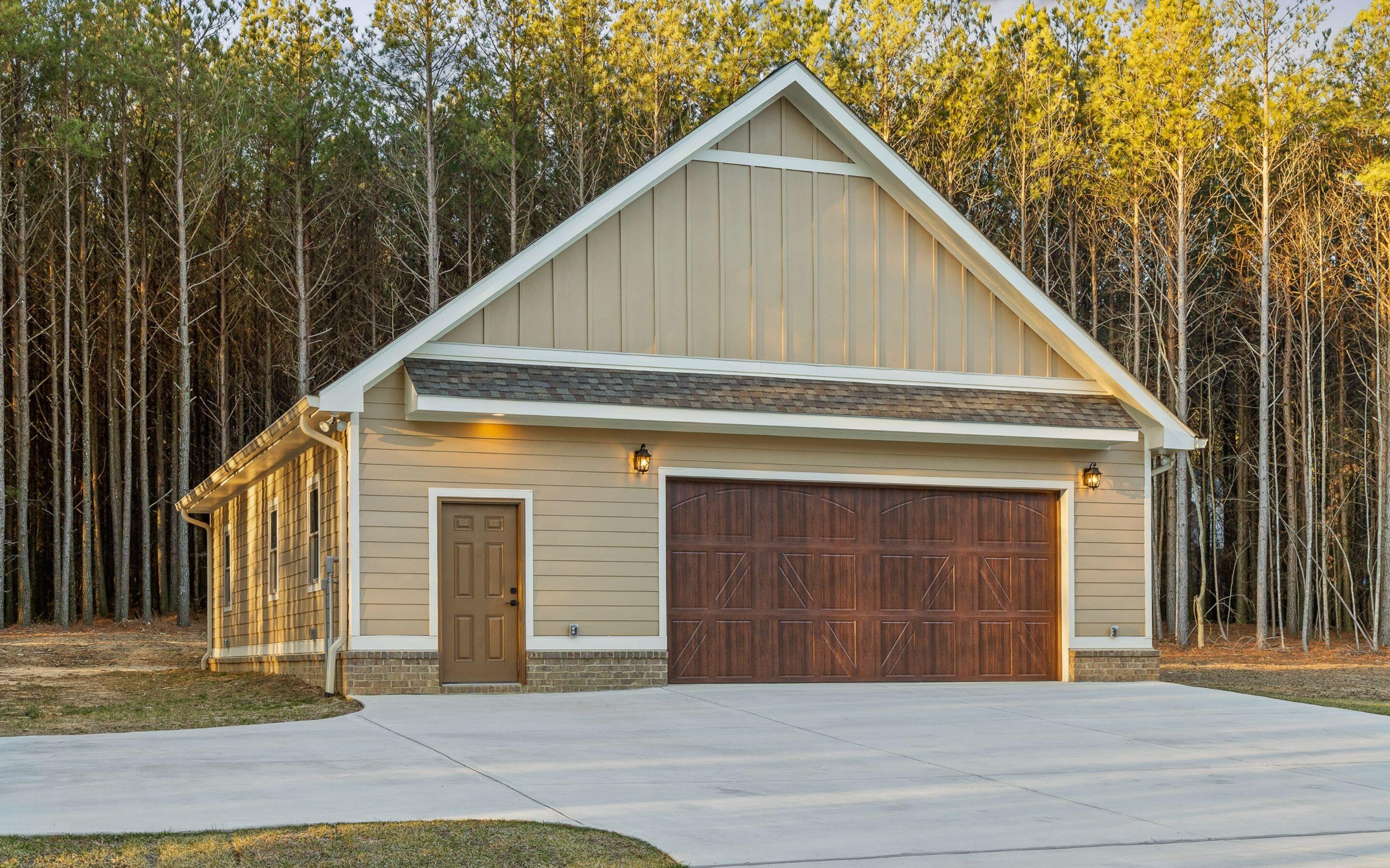 220 High Point Lane Jasper, TN 37347 - Photo 39 of 59 Custom Garage Features