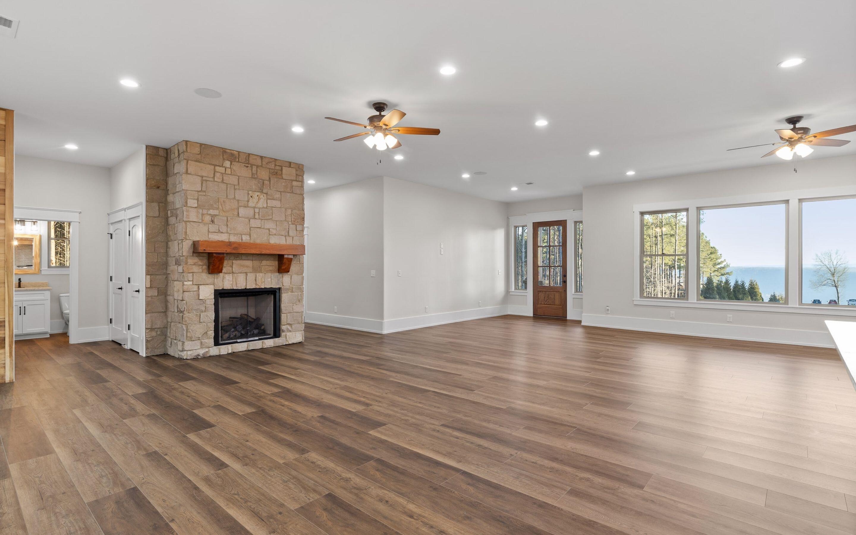 220 High Point Lane Jasper, TN 37347 - Photo 7 of 59 Main Living Space