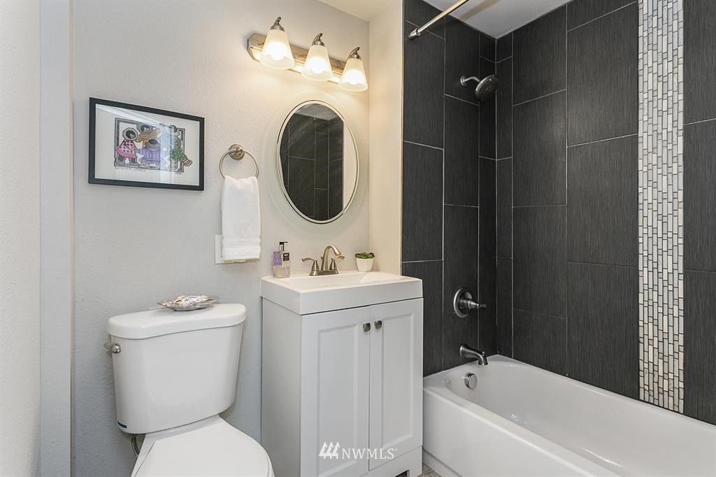 3326 Rockefeller Avenue Everett, WA 98201 - Photo 13 of 20