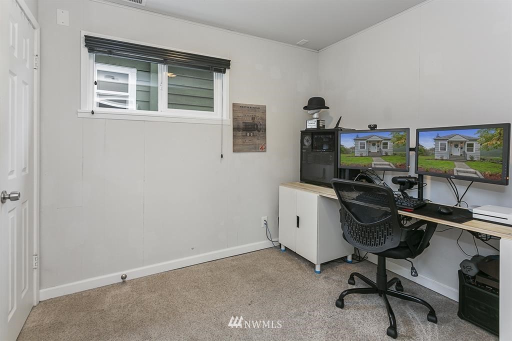 3326 Rockefeller Avenue Everett, WA 98201 - Photo 14 of 20