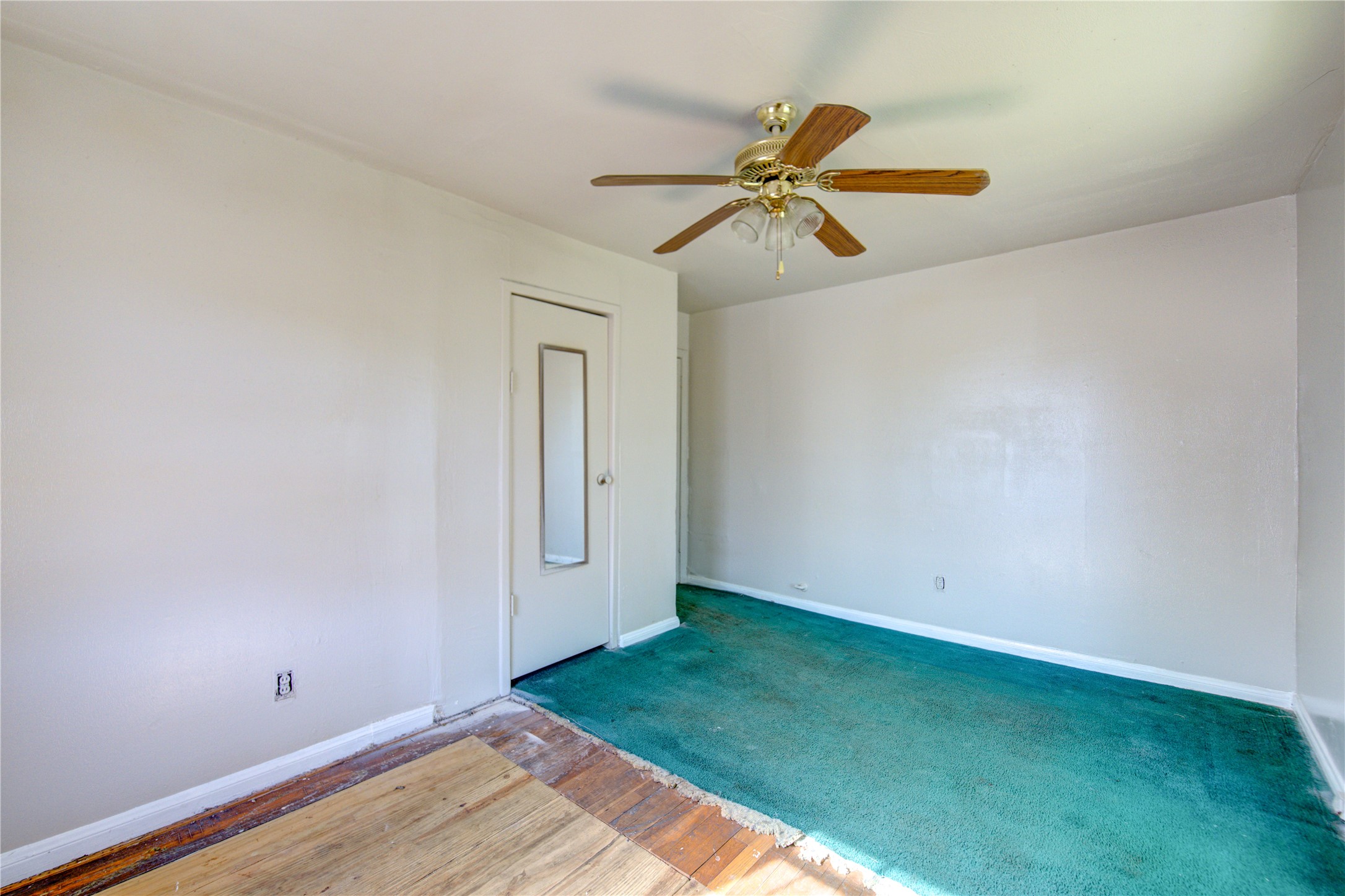 3431 Sayers Street Houston, TX 77026 - Photo 24 of 44 a view of an empty room