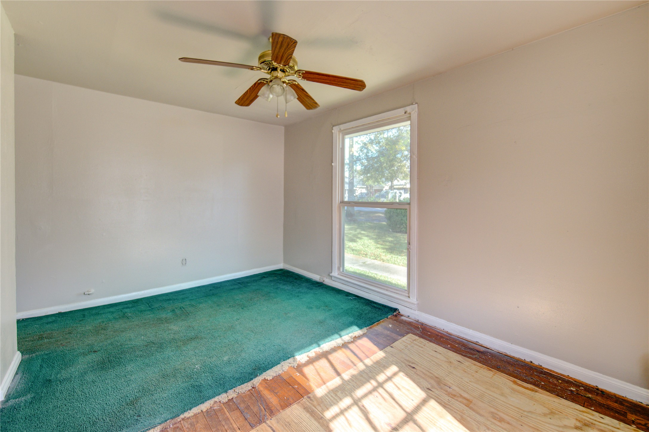 3431 Sayers Street Houston, TX 77026 - Photo 25 of 44 a view of an empty room with a window