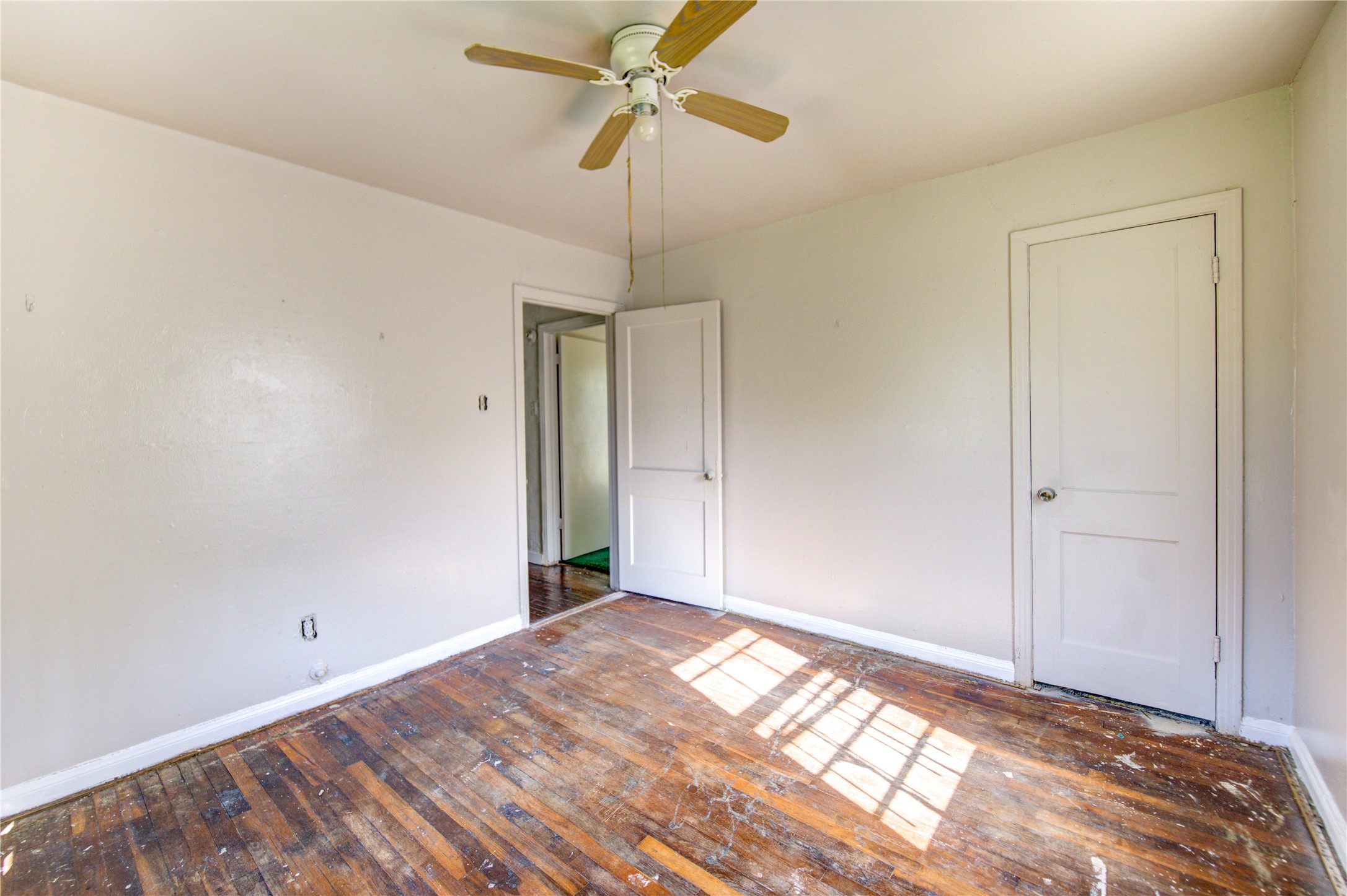 3431 Sayers Street Houston, TX 77026 - Photo 27 of 44 a view of a room with a natural light