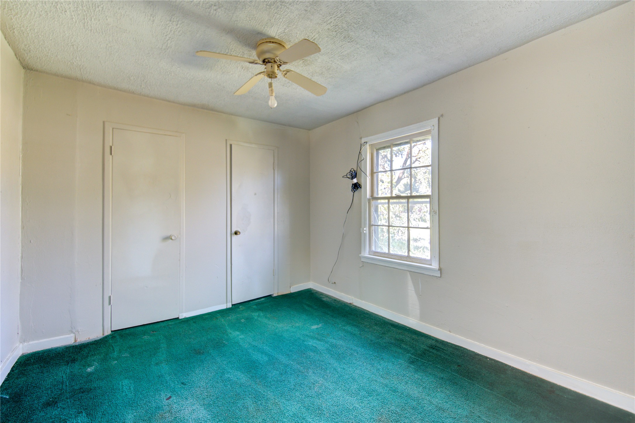 3431 Sayers Street Houston, TX 77026 - Photo 34 of 44 a view of an empty room with a window