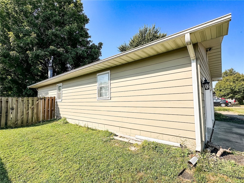 701 West Rustic Street Robinson, IL 62454 - Photo 34 of 36