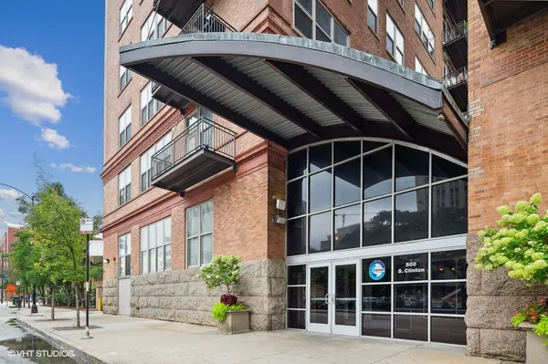 $2,250 | 500 South Clinton Street, Unit 726, Chicago, IL 60607