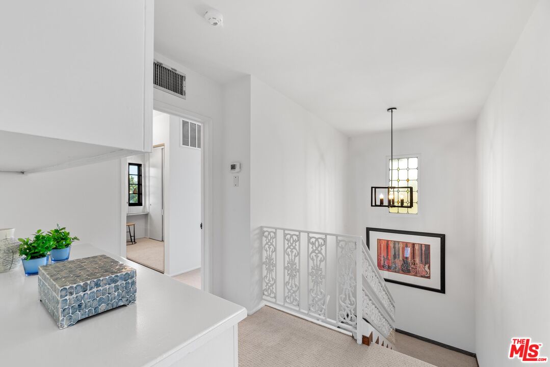 8636 Edwin Drive Los Angeles, CA 90046 - Photo 11 of 25 a view of an entryway with kitchen