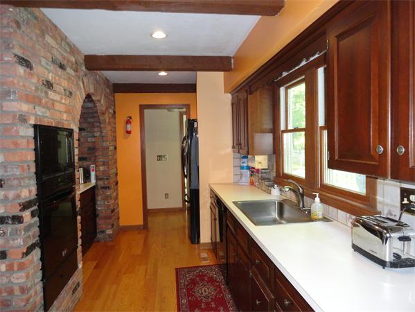 11 Barbara Road Hopkinton, MA 01748 - Photo 3 of 29 Gallery Image 3