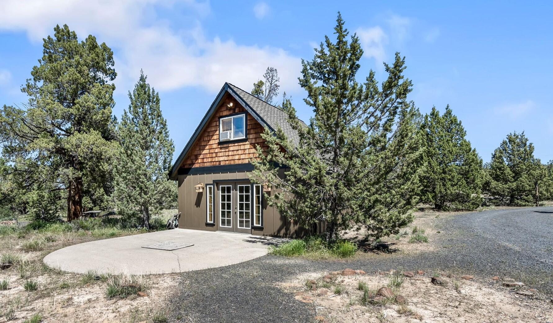 3555 Southeast Zuni Road Prineville, OR 97754 - Photo 2 of 22 2023_06_01_3555_se_zuni_rd_pv-3