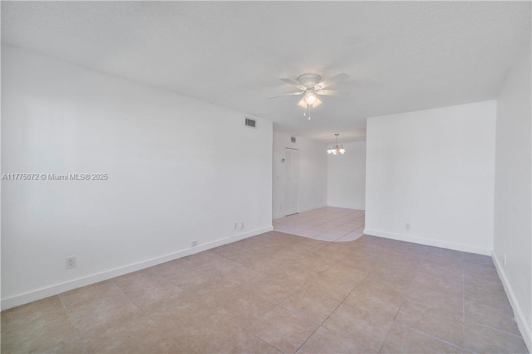 3266 Northwest 104th Avenue, Unit 3266 Coral Springs, FL 33065 - Photo 6 of 15 a view of an empty room