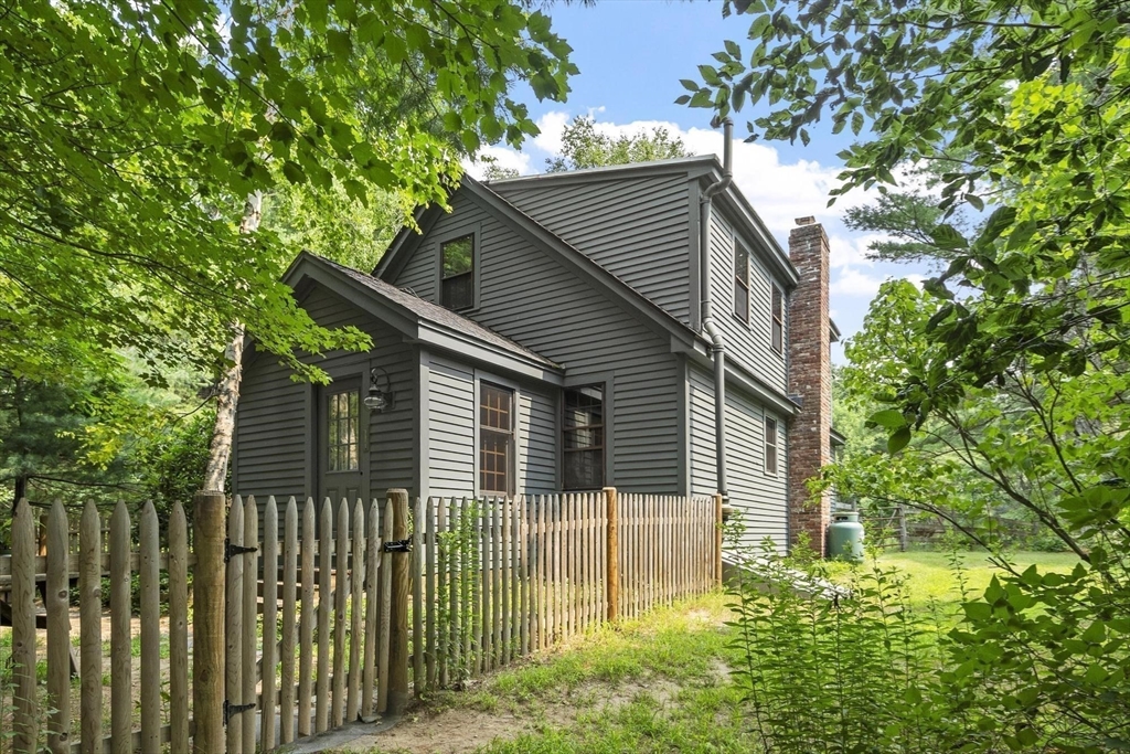 81 Vinton Pond Road Townsend, MA 01474 - Photo 5 of 42 Gallery Image 5