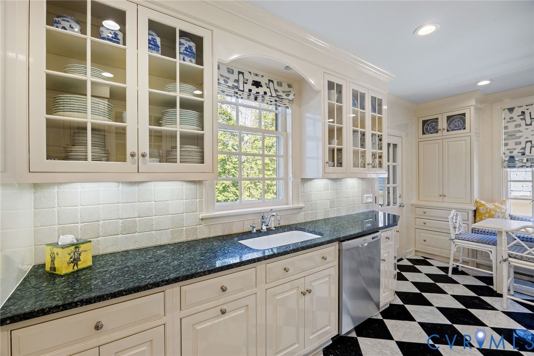 306 Lock Lane Richmond, VA 23221 - Photo 21 of 60