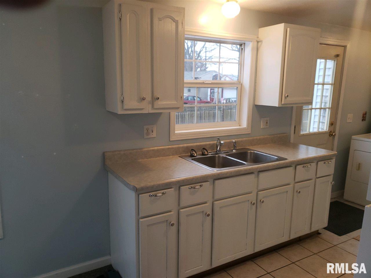 110 7th Street Colona, IL 61241 - Photo 4 of 13 Gallery Image 4