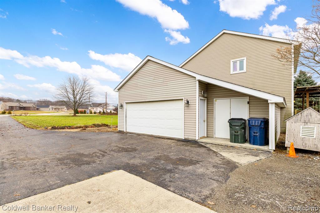 10017 Andersonville Road Clarkston, MI 48346 - Photo 19 of 34 Gallery Image 19