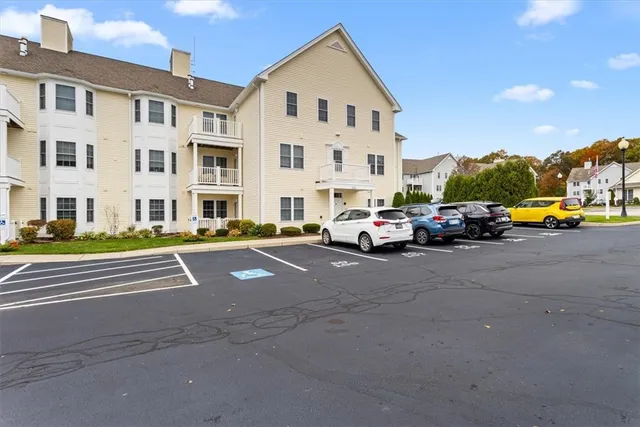 $374,900 | 60 Saw Mill Drive, Unit 307, North Kingstown, RI 02852