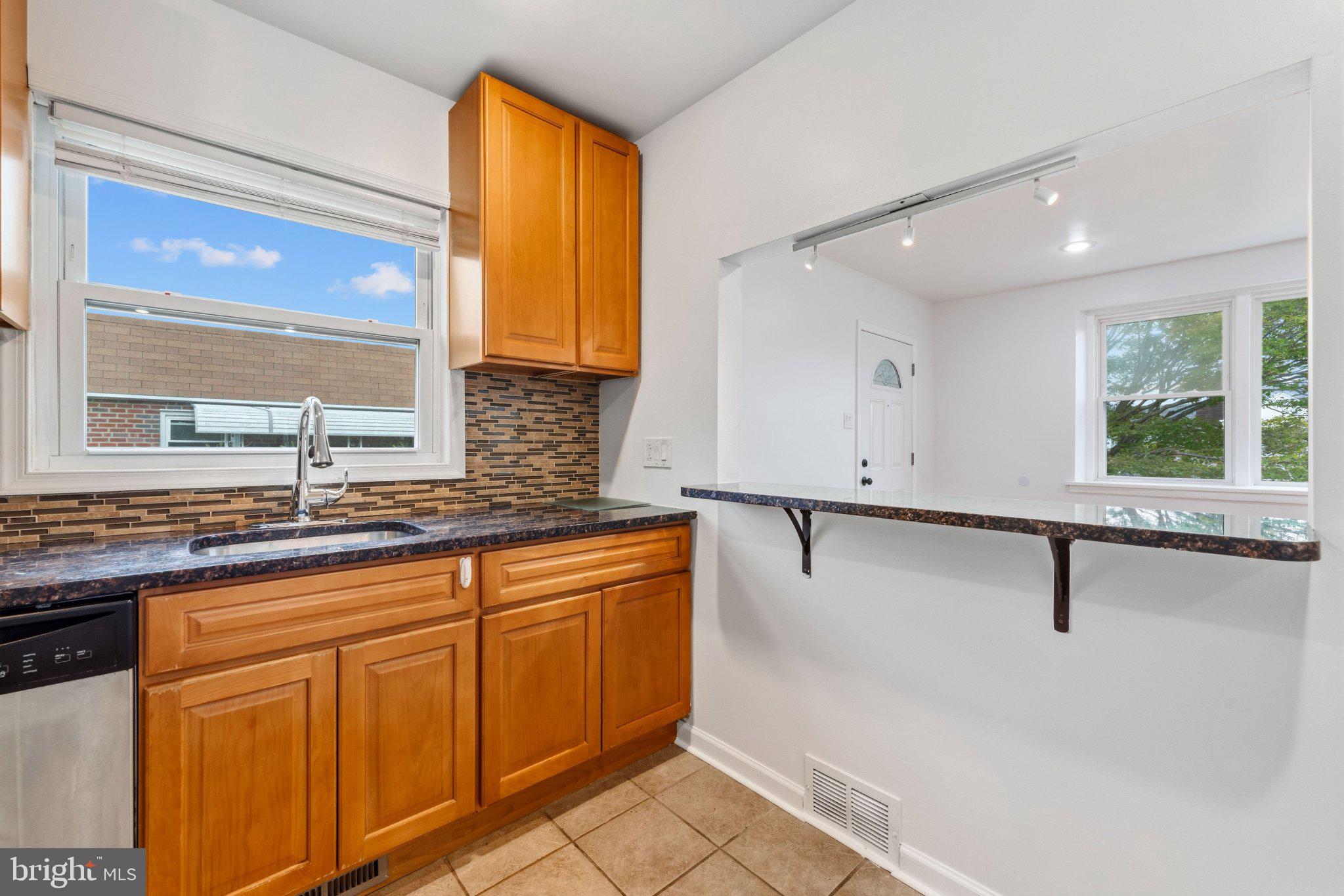 9960 Woodfern Road Philadelphia, PA 19115 - Photo 11 of 29 Gallery Image 11