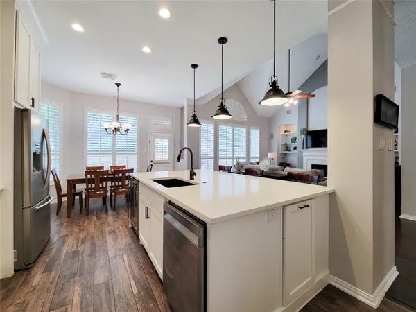 $4,600 | 78 North Bluff Creek Circle, The Woodlands, TX 77382