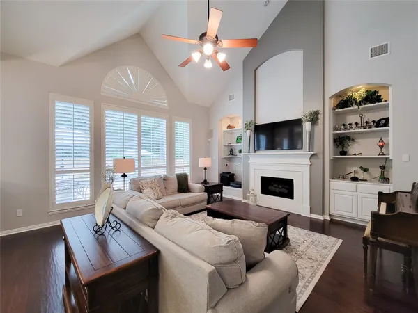 $4,600 | 78 North Bluff Creek Circle, The Woodlands, TX 77382