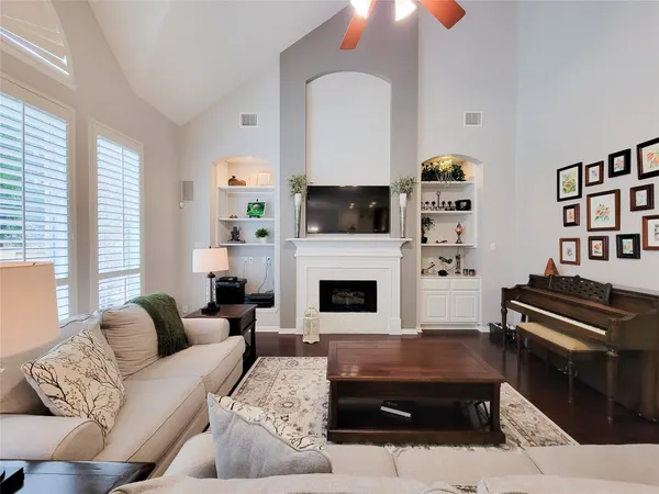 $4,600 | 78 North Bluff Creek Circle, The Woodlands, TX 77382