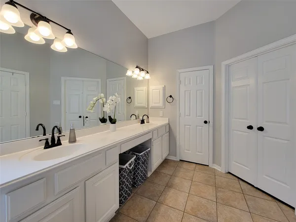 $4,600 | 78 North Bluff Creek Circle, The Woodlands, TX 77382