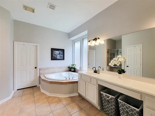 $4,600 | 78 North Bluff Creek Circle, The Woodlands, TX 77382