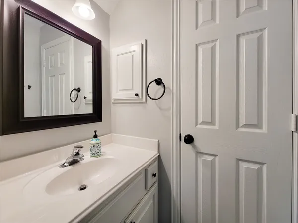 $4,600 | 78 North Bluff Creek Circle, The Woodlands, TX 77382