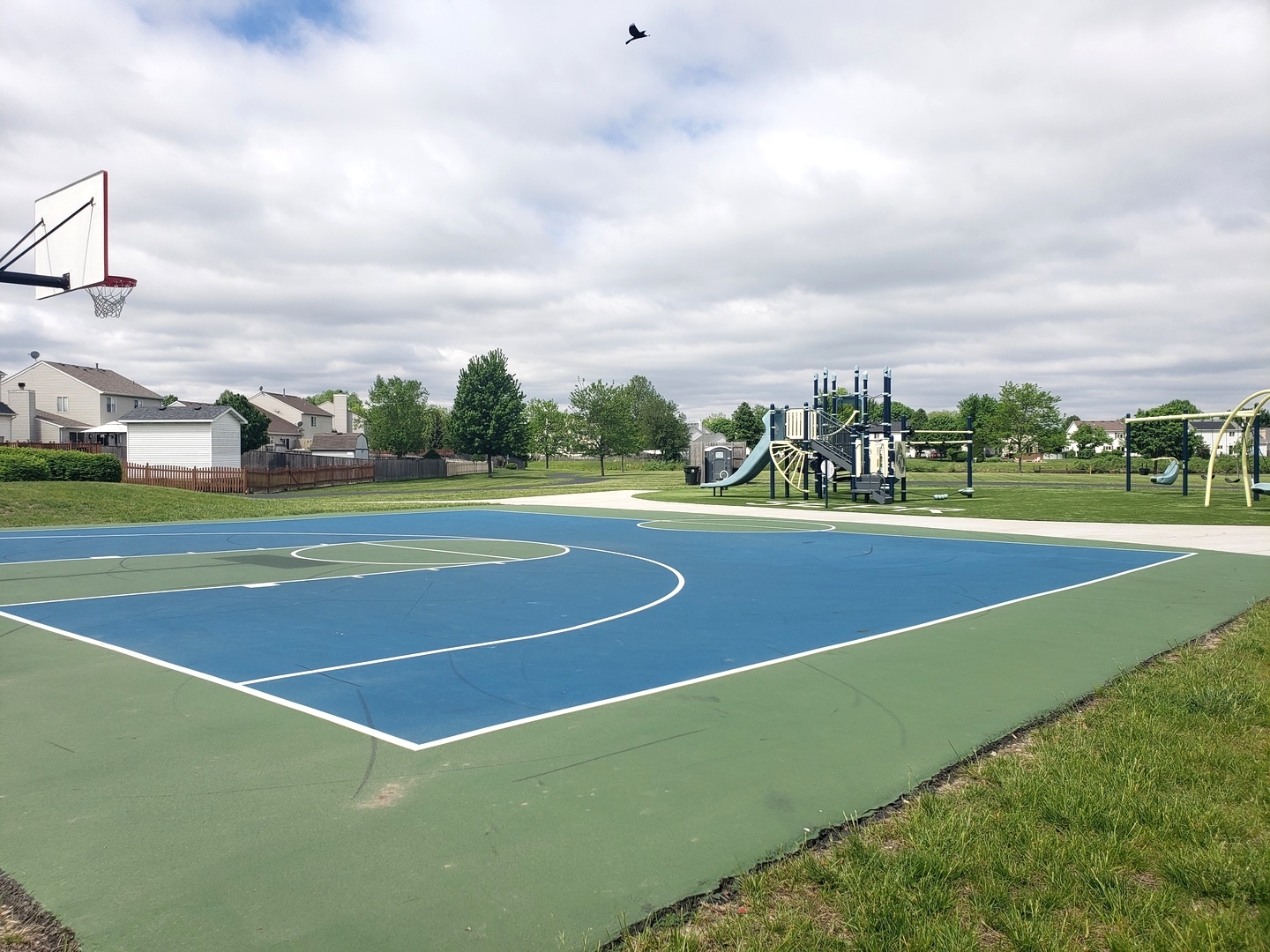 524 Sandhurst Lane South Elgin, IL 60177 - Photo 30 of 32 a view of a tennis court