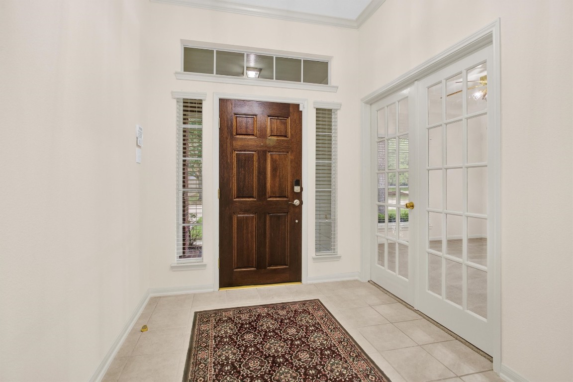 6031 Skyhaven Lane Spring, TX 77379 - Photo 4 of 34 Looking back at the front door, the study is shown on the right.