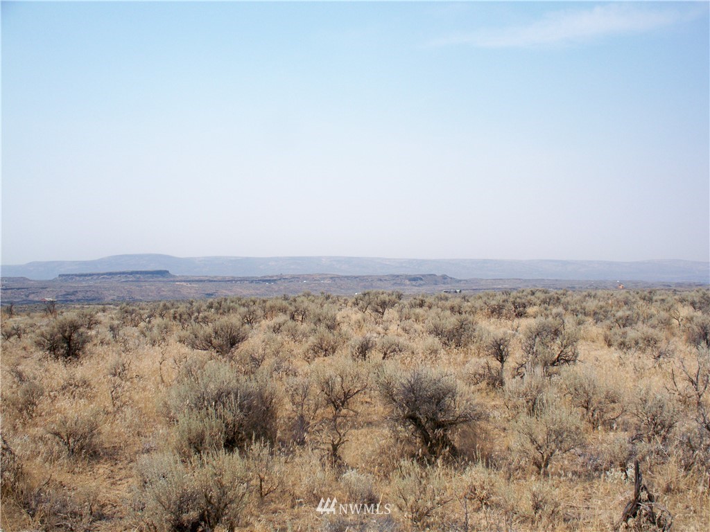 19124 Hackamore Drive Ephrata, WA 98823 - Photo 2 of 2