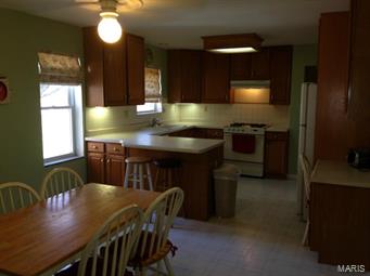6509 Heege Road St. Louis, MO 63123 - Photo 8 of 30 Gallery Image 8
