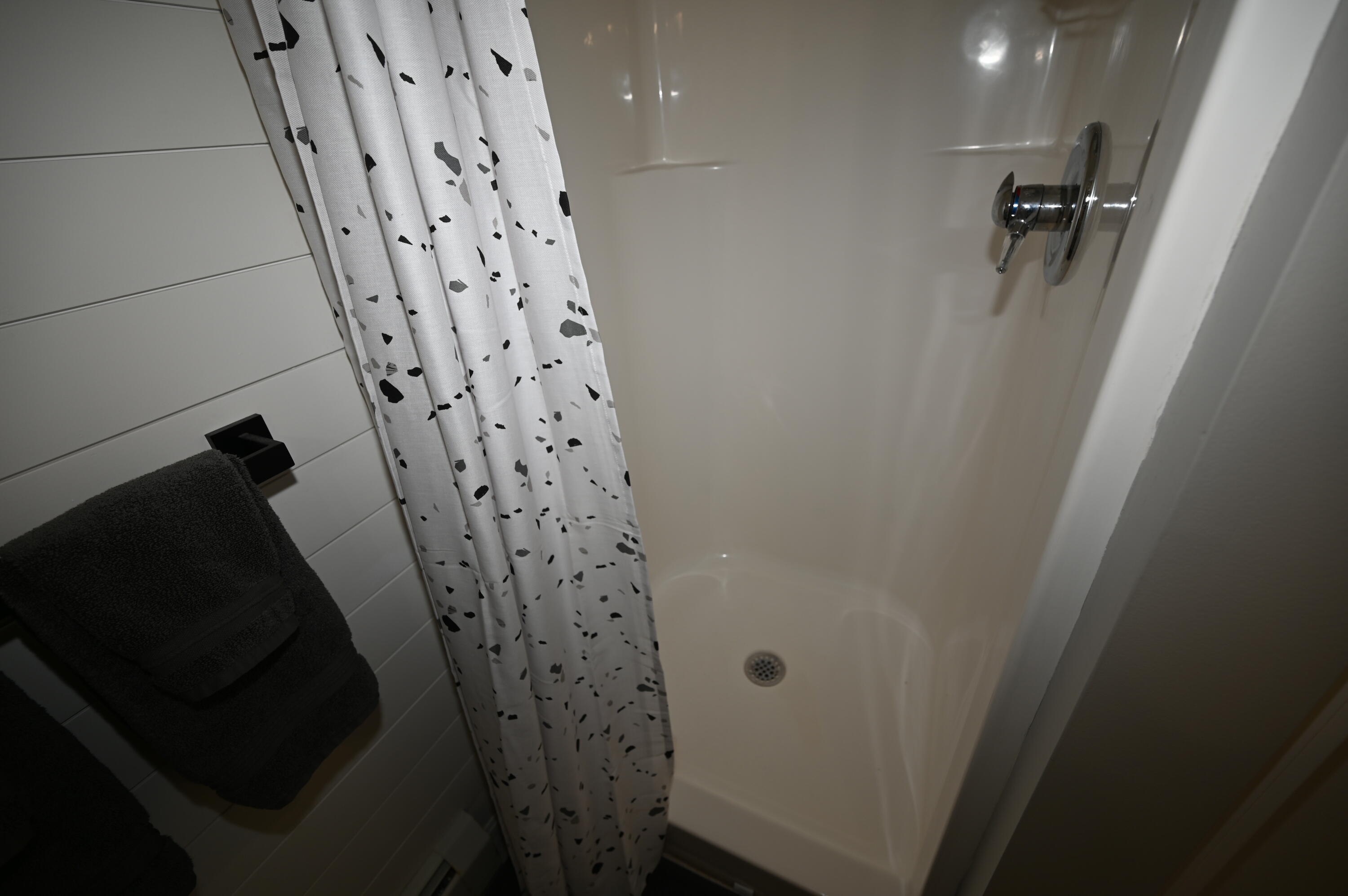 60 Shadagee Road, Unit 18 Saco, ME 04072 - Photo 23 of 39 1st floor bathroom