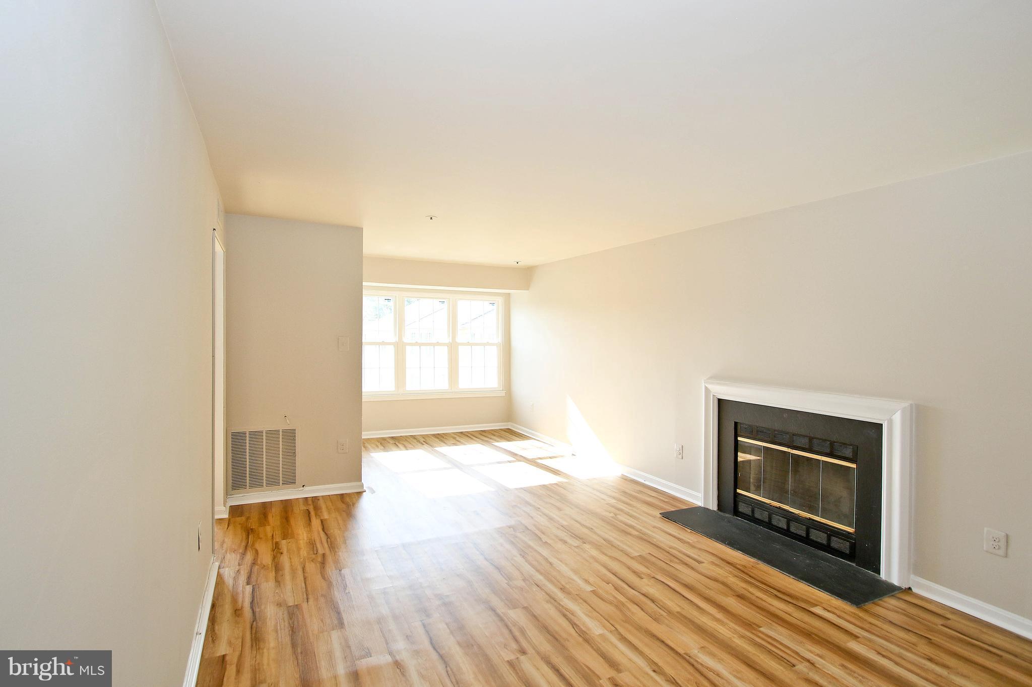 14909 McKisson Court, Unit 6CE Silver Spring, MD 20906 - Photo 5 of 30 Living Room