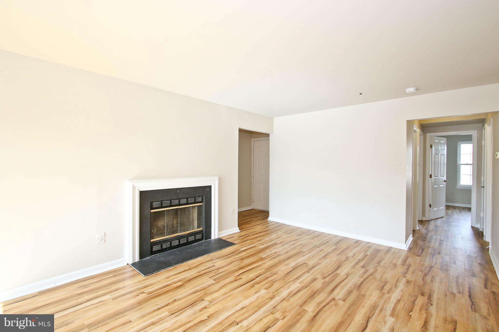 14909 McKisson Court, Unit 6CE Silver Spring, MD 20906 - Photo 8 of 30 Living Room