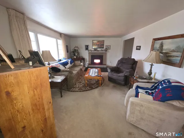 $325,000 | 114 Whitehall Drive, East Hartford, CT 06118