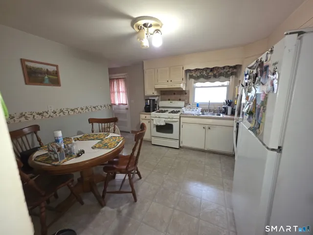 $325,000 | 114 Whitehall Drive, East Hartford, CT 06118