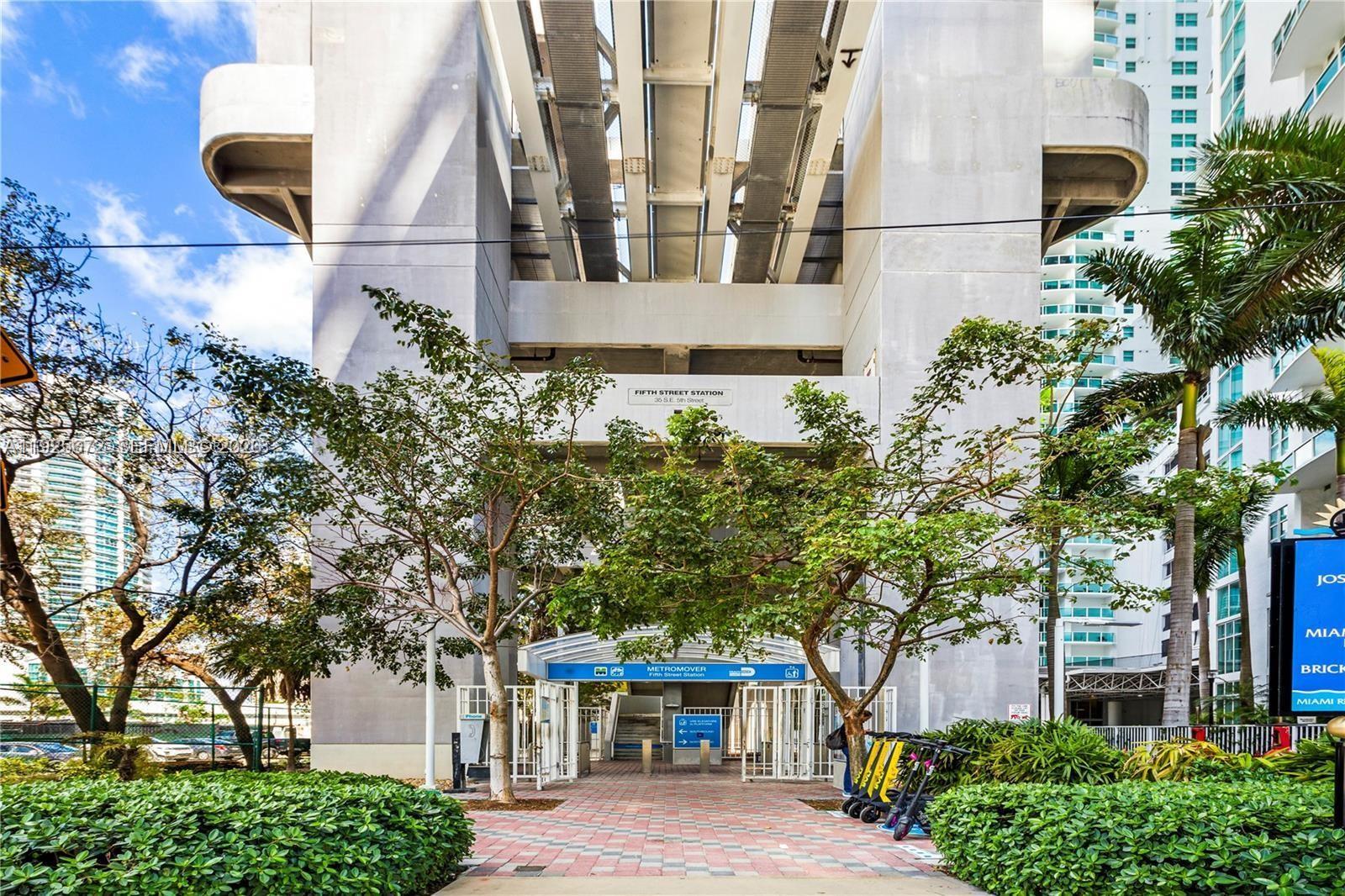 31 Southeast 5th Street, Unit 3921 Miami, FL 33131 - Photo 31 of 34