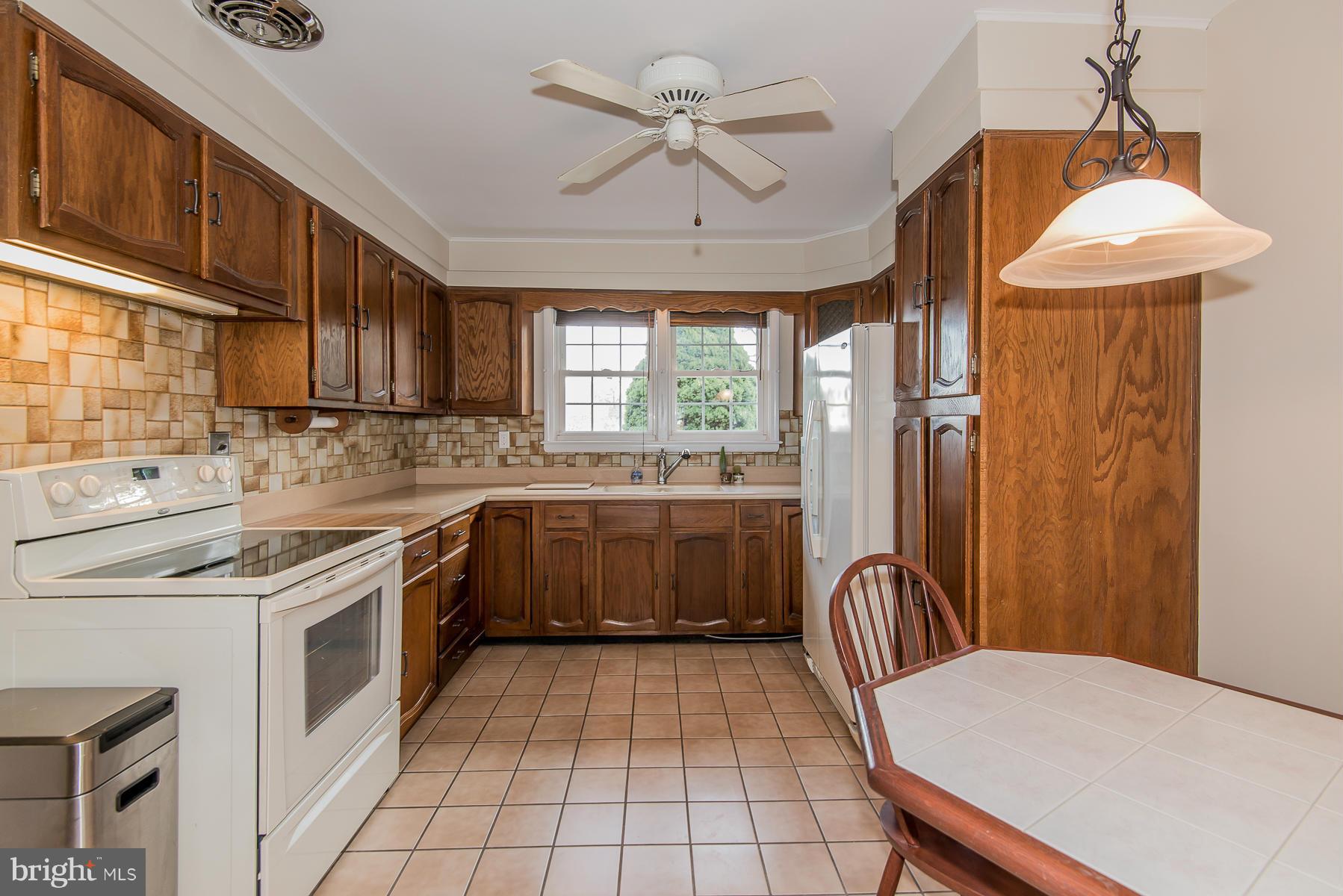 3702 Valley Road Ellicott City, MD 21042 - Photo 6 of 29 Kitchen