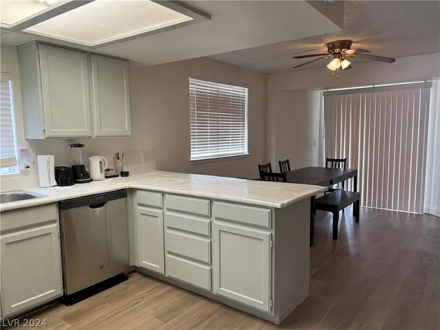 $2,250 | 8305 Aspenbrook Avenue, Las Vegas, NV 89145