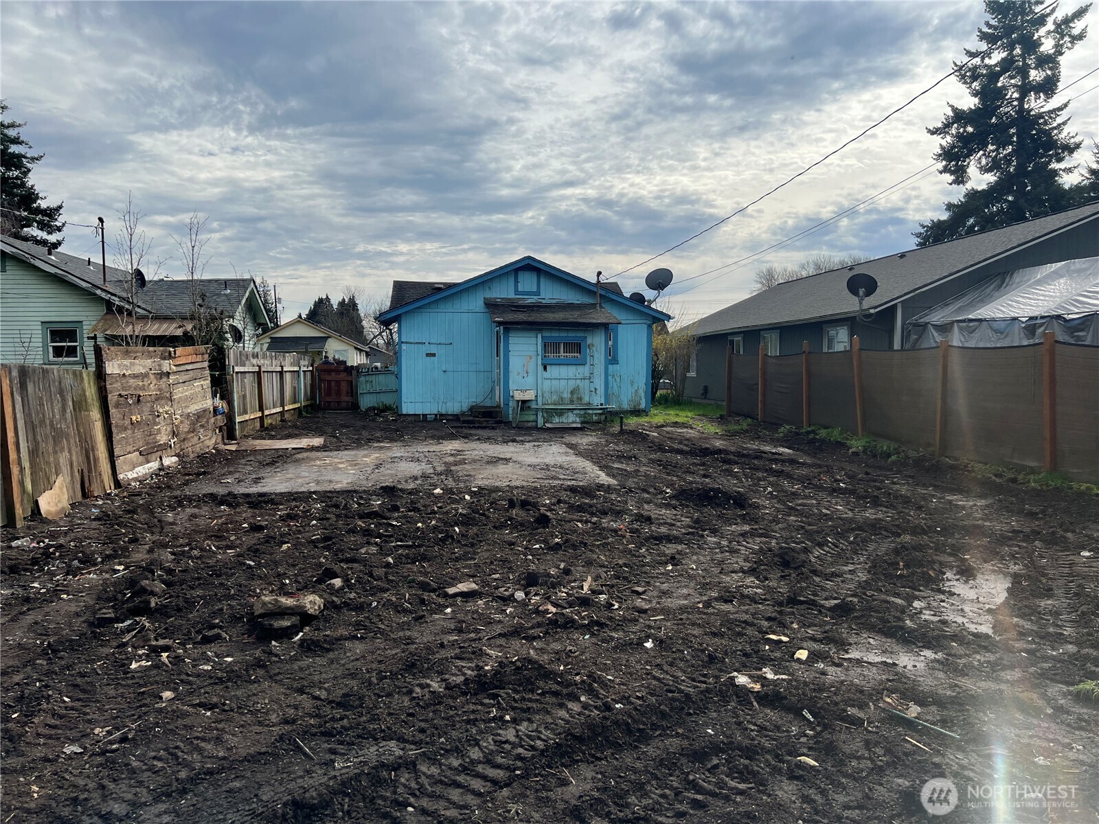 131 17th Avenue Longview, WA 98632 - Photo 38 of 38 a view of a house with a yard