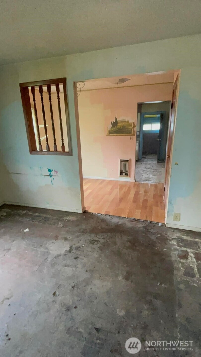 131 17th Avenue Longview, WA 98632 - Photo 8 of 38 a view of an empty room